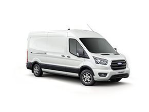 Weißer Transporter von Ford, frontal mit seitlichem Blick, auf schlichtem Hintergrund.